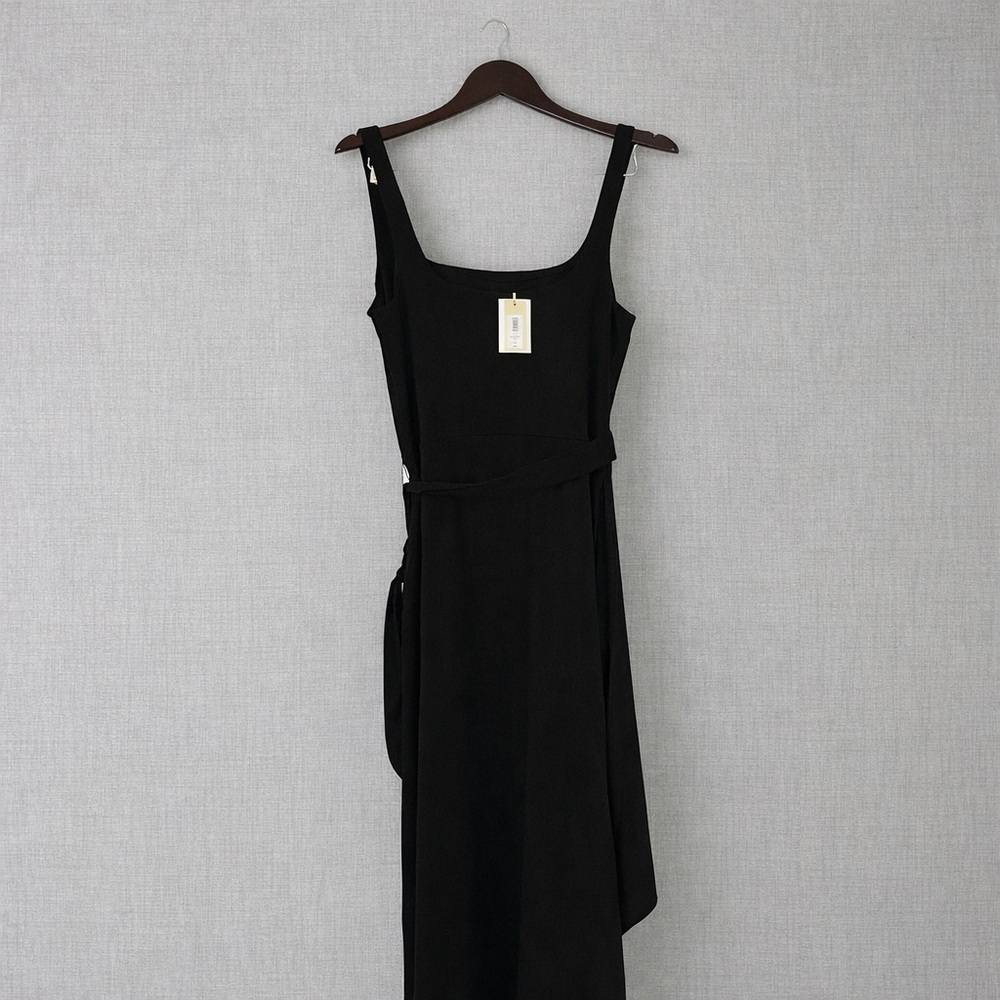 Wilfred Saturn Midi Wrap Dress – Black | Resort Chic - Picture 2 of 7